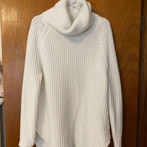White sweater tunic M